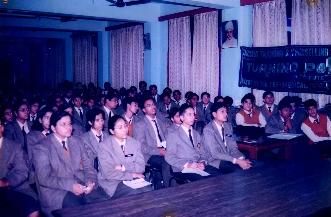 Turning Point Institute - Best IITJEE NEET CBSE Coaching Center Paschim Vihar Delhi — photo 3