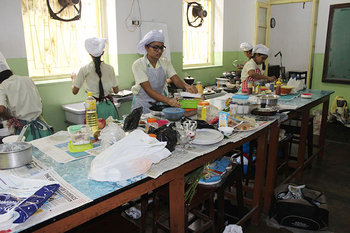 Loreto Day School, Elliot Road, Kolkata — photo 9