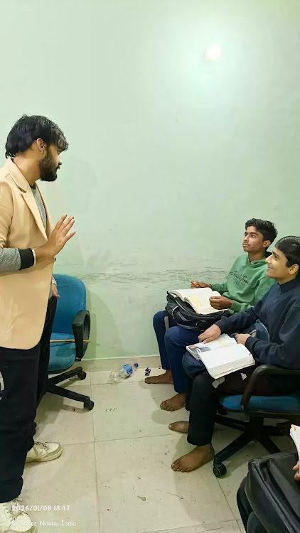 Prowess Forge Classes, Pi Greater Noida logo
