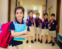 Small Wonders World School