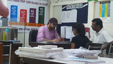 Career Launcher, Sector 2, Noida — photo 3