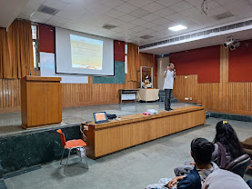 Career Launcher, Sanjay Place, Agra — photo 3