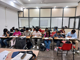 Khan's Physics, Noida — photo 3