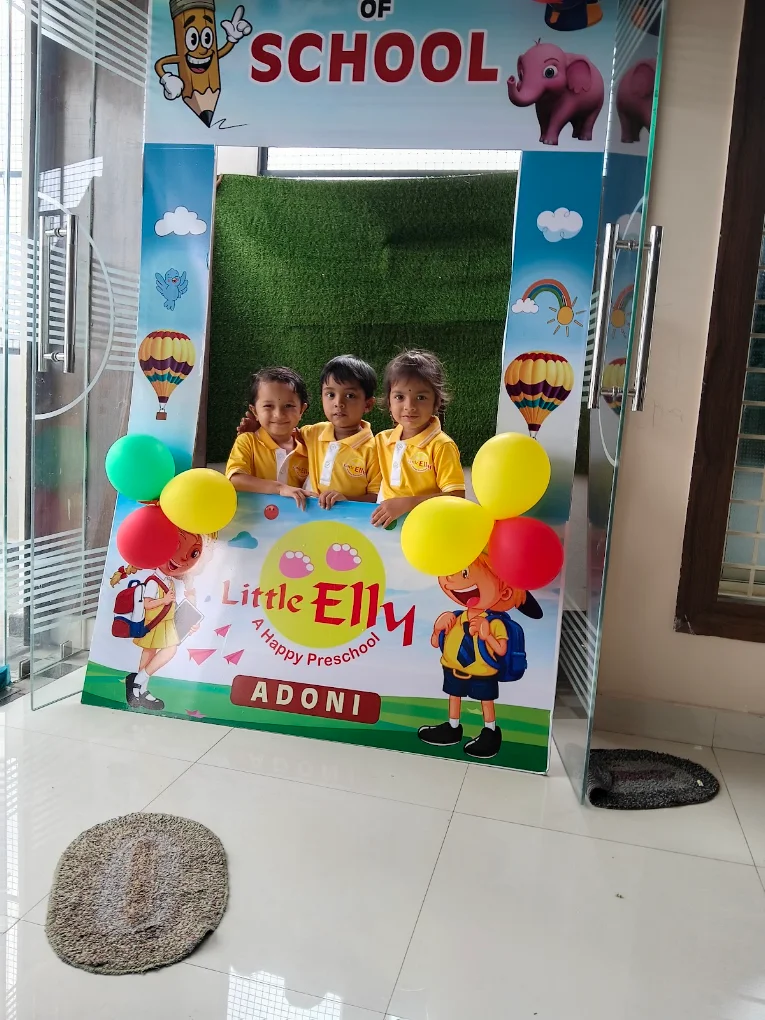 Little Elly, Adoni