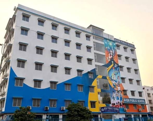 IEM Public School