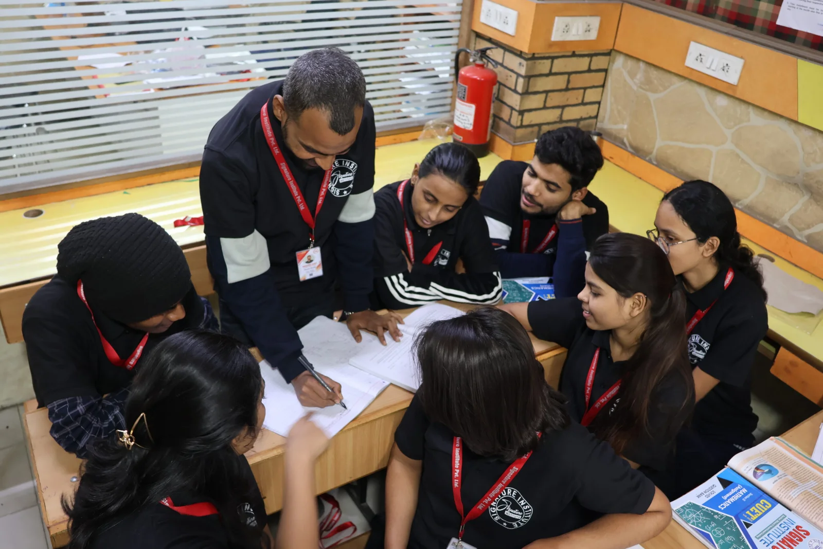 SIGNATURE INSTITUTE,Best Coaching in Munirka Delhi - — photo 3