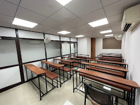 Career Launcher, University Road, Rajkot — photo 3