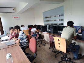 Career Launcher, Alkapuri, Baroda — photo 7