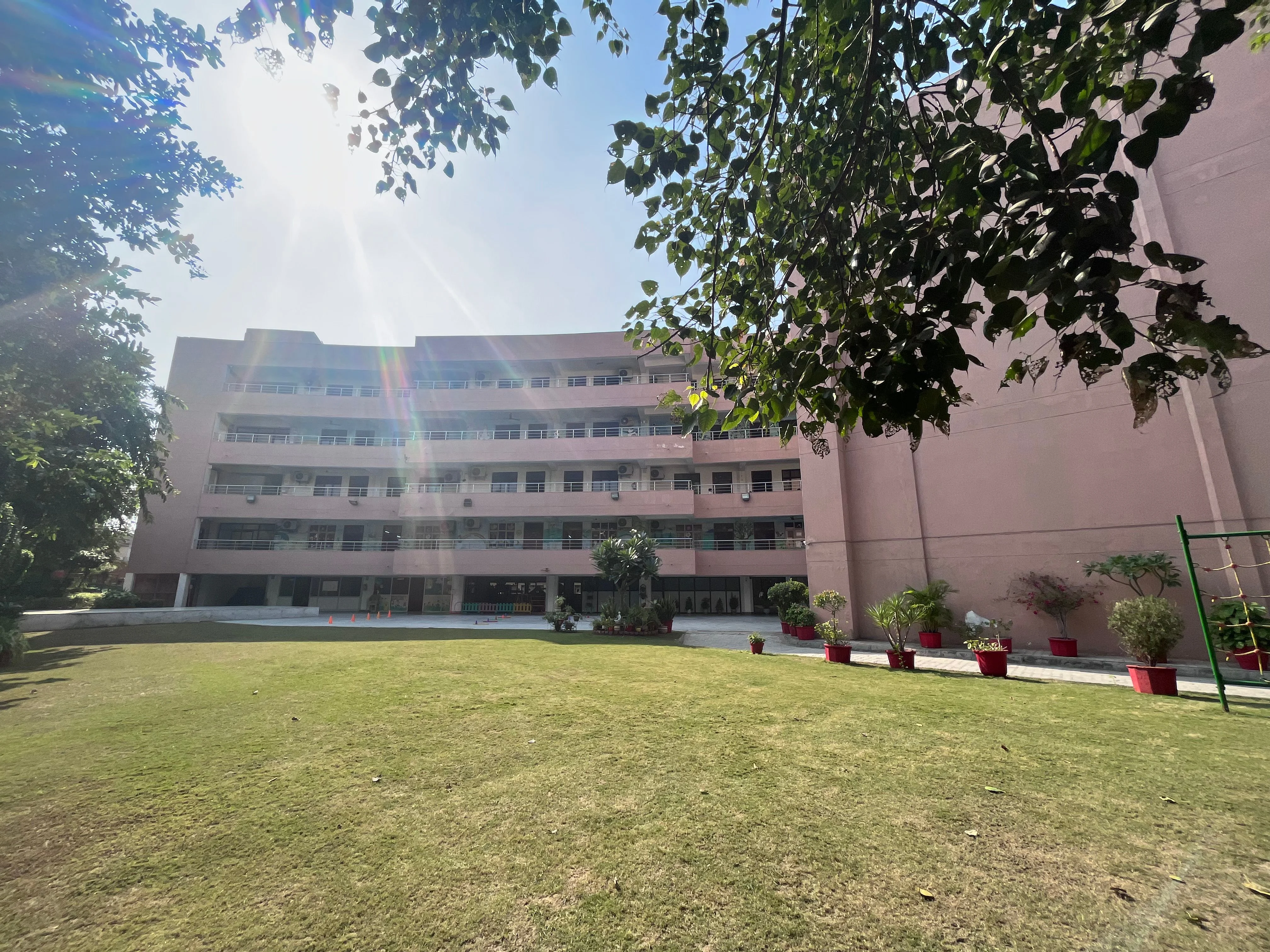 Sri Sri Ravishankar Vidya Mandir, Noida