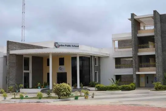 Gedee Public School