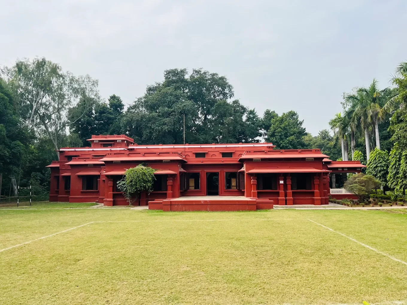 Rajghat Besant School