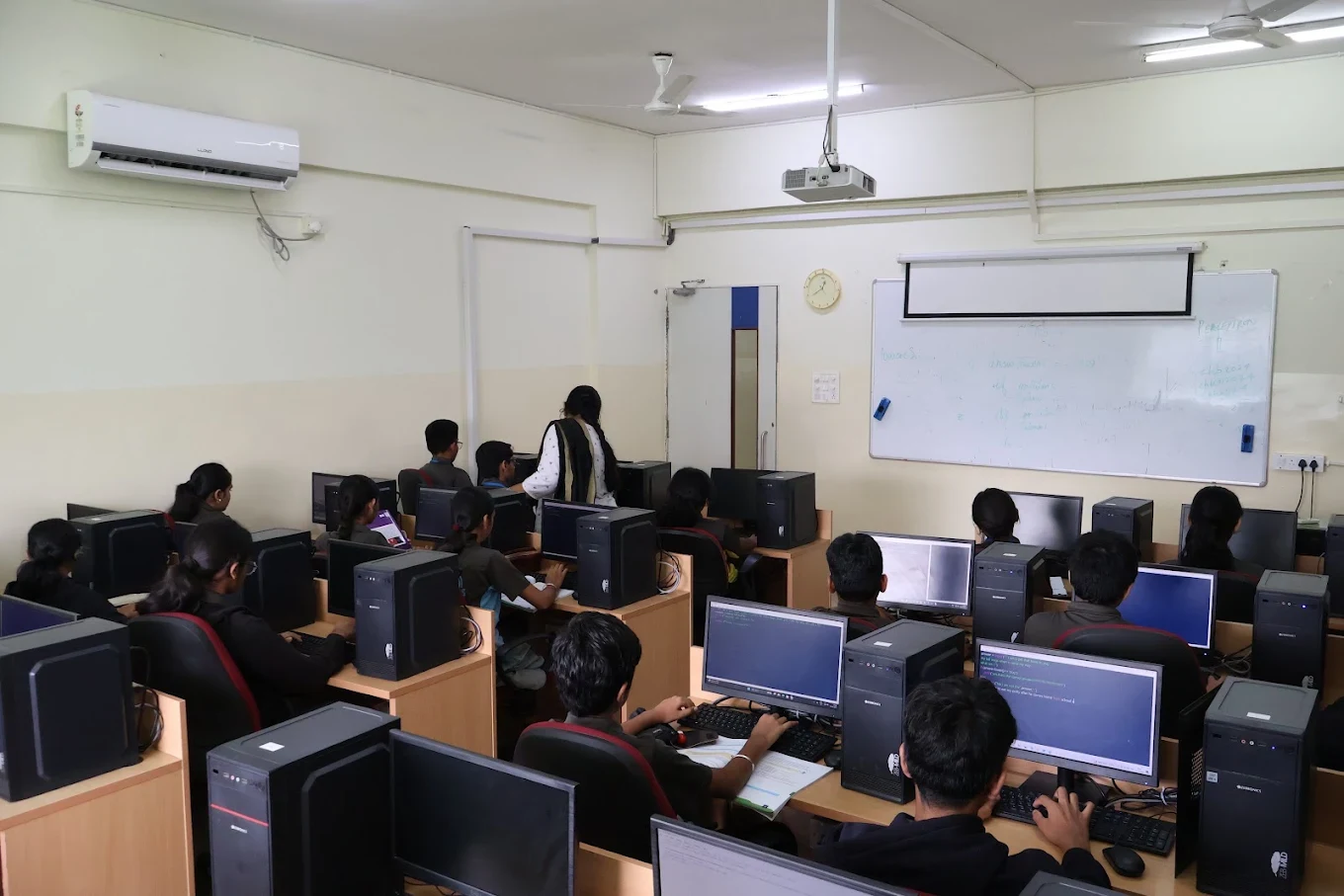Chrysalis High, Yelahanka New Town — photo 2