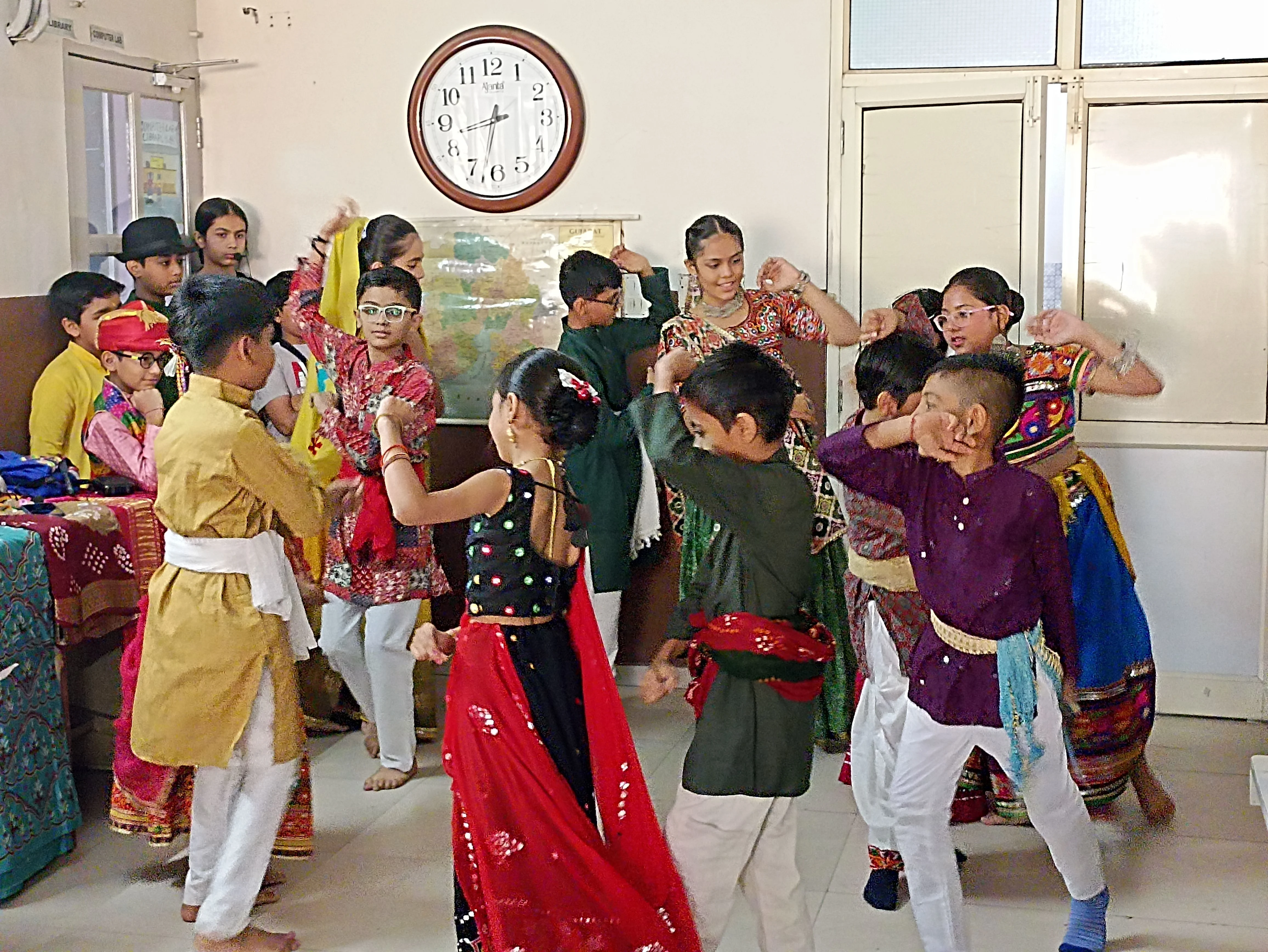 Sri Sri Ravishankar Vidya Mandir, Ahmedabad (Satellite) — photo 2